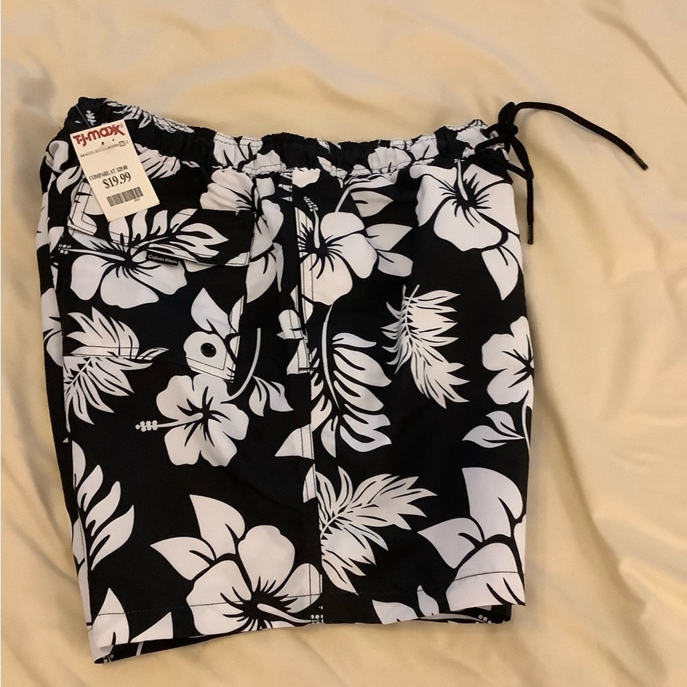 Calvin Klein Men’s bathing suit - medium